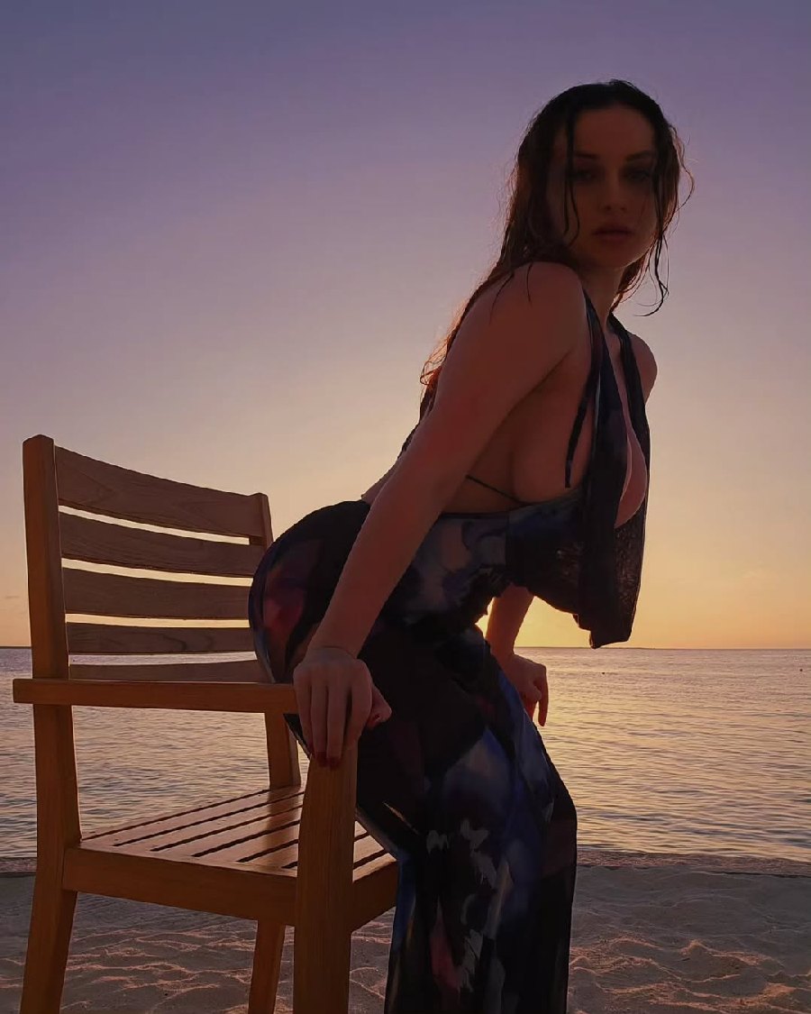 Sexy girl Miranda Faith nude in Abidjan