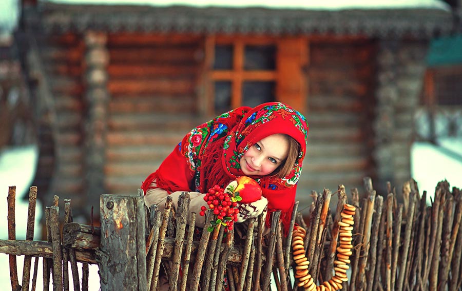 Sexy girl Women in Slavic costumes in Abidjan