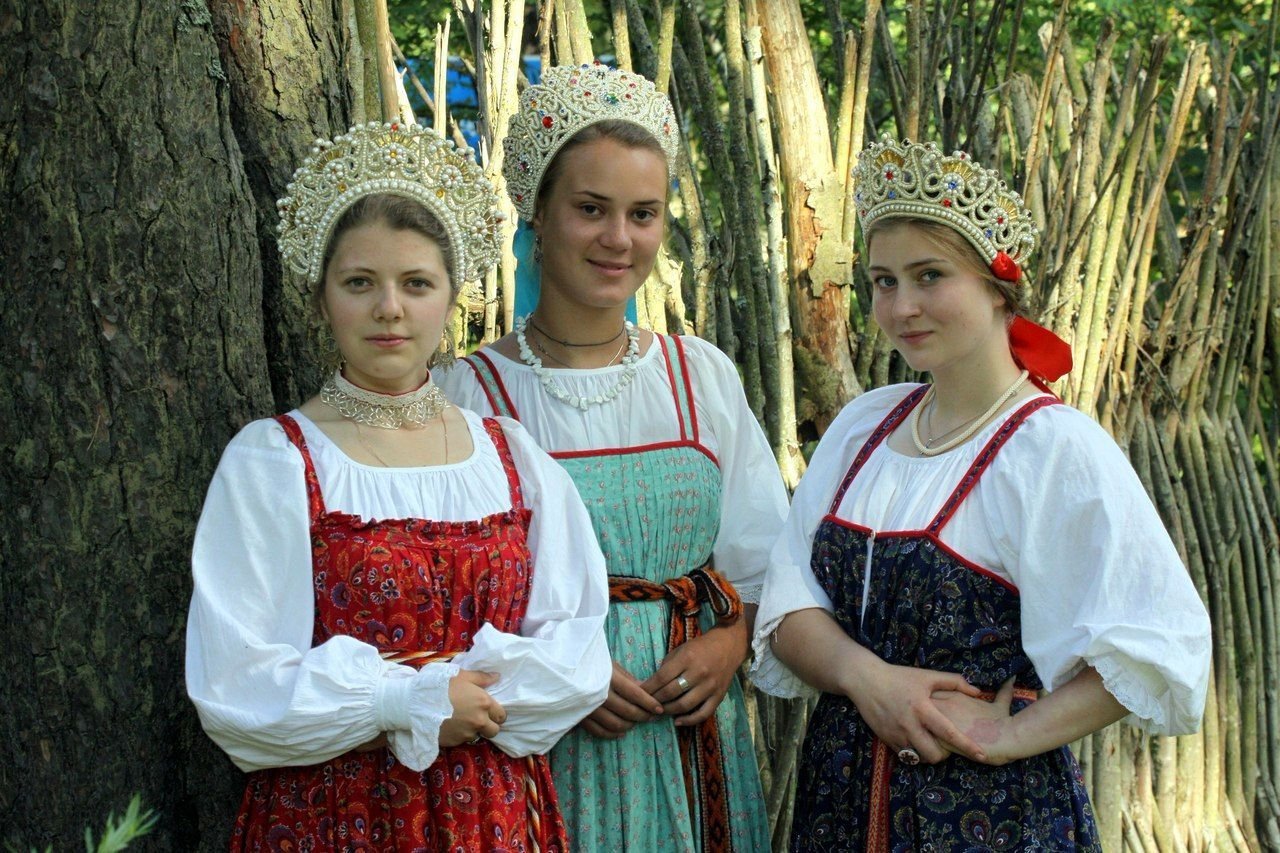 Sexy model Girls in Slavic costumes in Abidjan