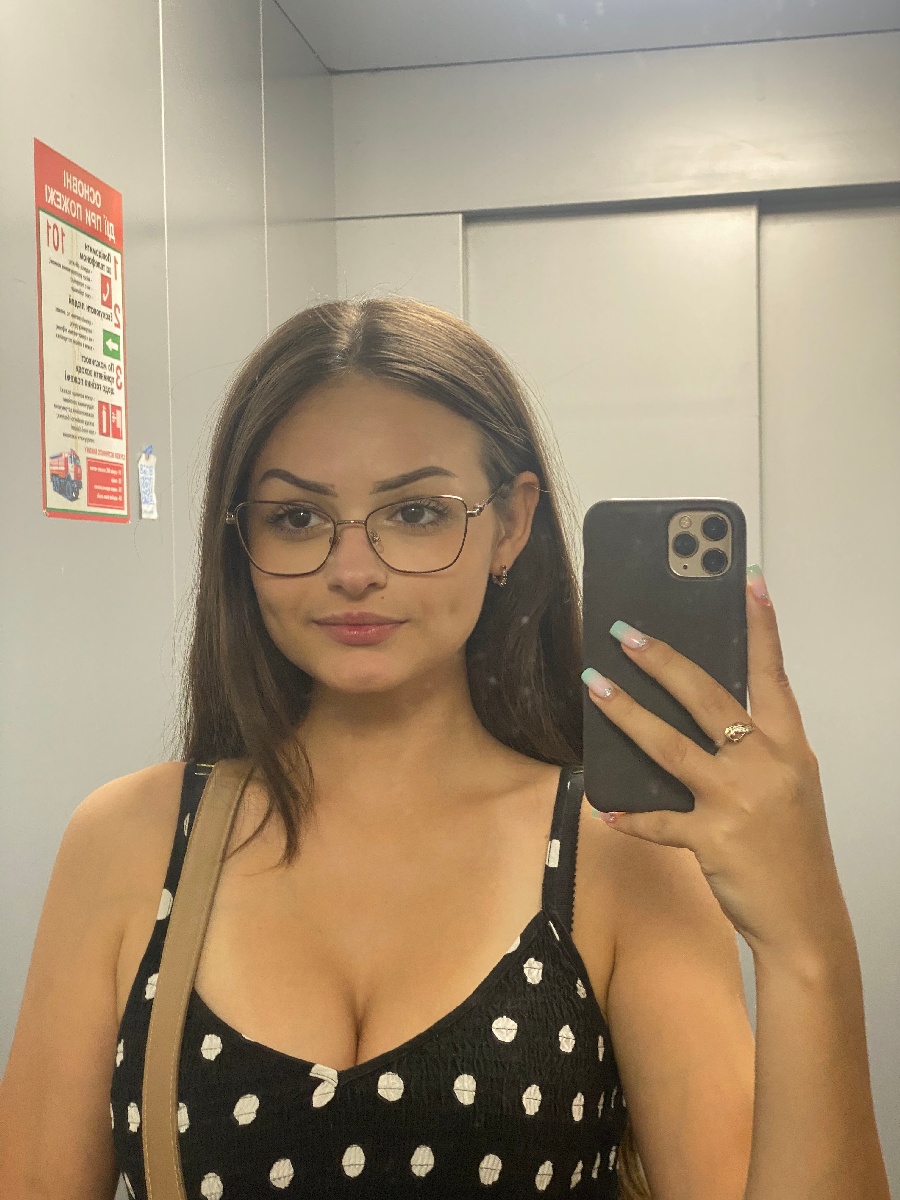 Sexy model Stacy in Abidjan