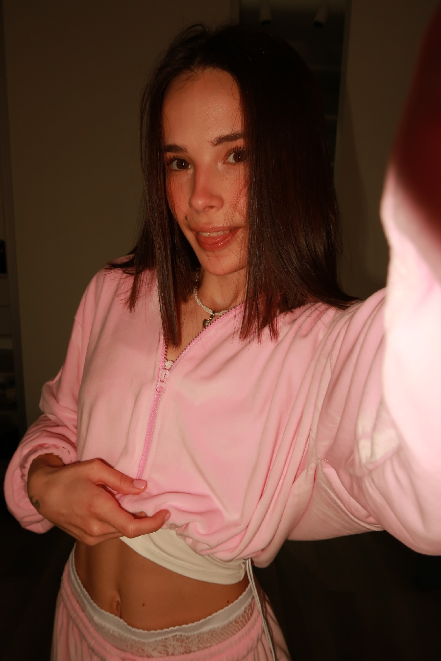 Tina brings the glow — live moments in Abidjan